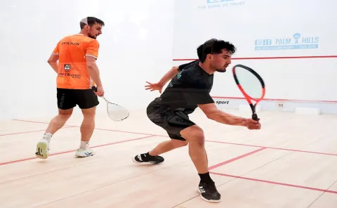 El squashista mexicano, Leonel Cárdenas, triunfa en debut mundialista.