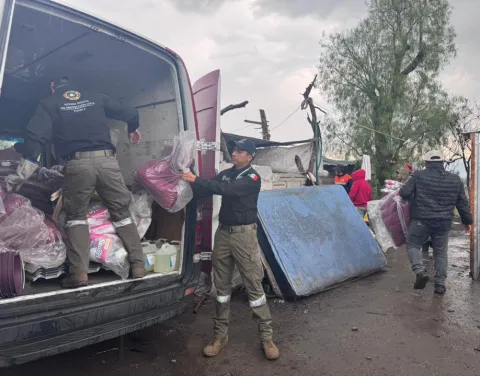 PC de Puebla otorga apoyo a familias afectadas por lluvias en Palmar de Bravo.