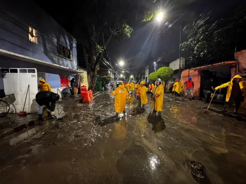 Lluvias causan afectaciones en Naucalpan y Azcapotzalco.