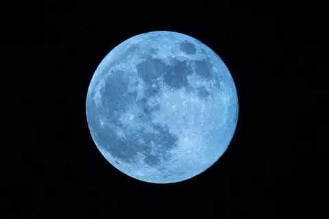 luna azul