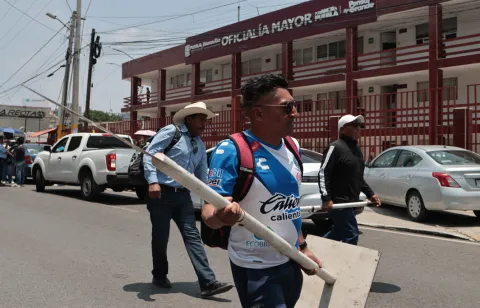 Antorcha Magisterial cierra la Recta a Cholula en la ciudad de Puebla.