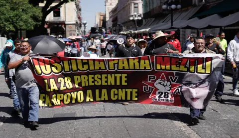 UPVA 28 de Octubre provoca cortes y cierres viales en Puebla por manifestación.