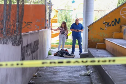 Localizan a hombre sin vida en el polideportivo de San Juan Totolac.