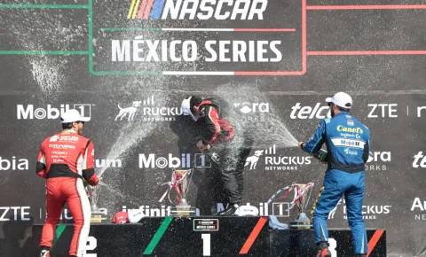 Helio Meza gana la Poblana 75 de Nascar México.