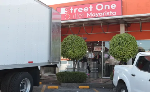 Comercio Exterior realiza Operativo en Plaza Norte en Puebla.