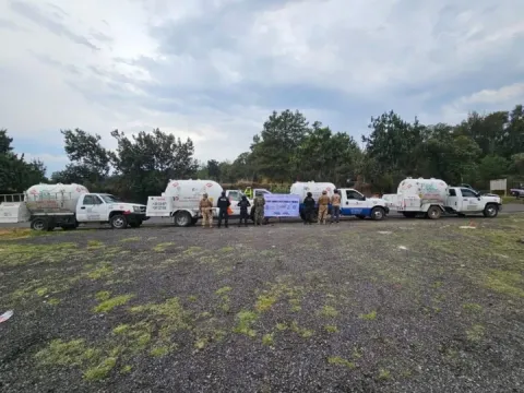 Fueron asegurados cuatro autotanques en Operativo en Tlahuapan.