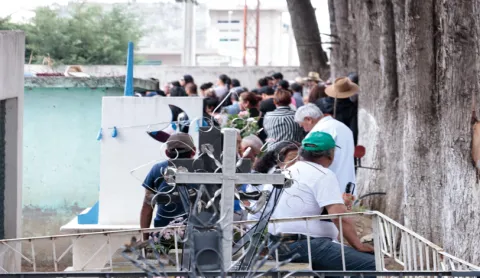 Dan último adiós a pareja que perdió la vida en hechos violentos en Panotla.
