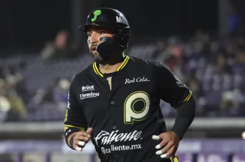 Samar Leyva encamina triunfo de Pericos sobre Querétaro.