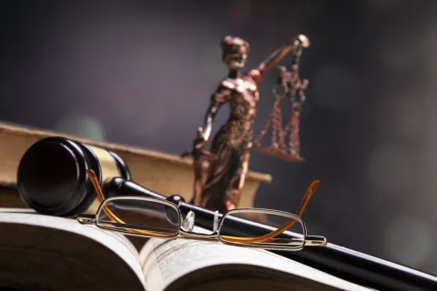 Senado aprueba reforma que aplaza elección del Poder Judicial al 2028.