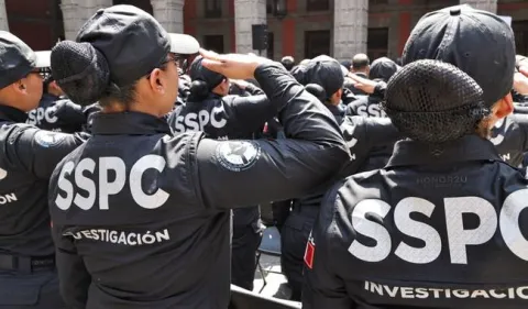 Se lleva a cabo la graduación de la primera generación de Agentes Especializados.
