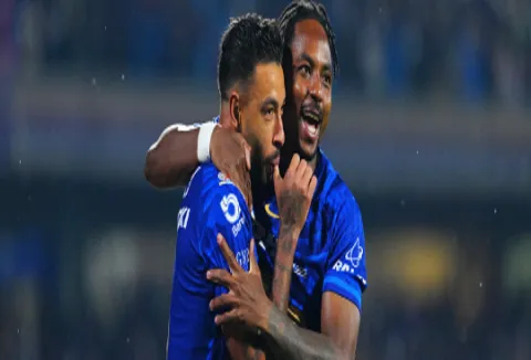 Sufriendo, pero el líder Pumas elimina al América.