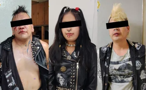 Punks y policías arman la campal en Metro de la CDMX.