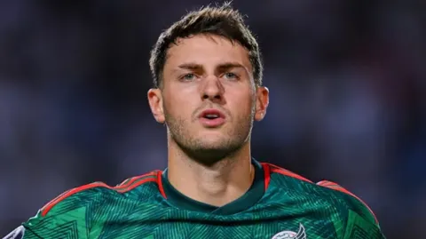 Santiago Giménez y Obed Vargas, se integran a la Selección de México de Futbol.