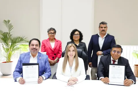 Firma SEDIF convenios estratégicos en beneficio de familias poblanas.