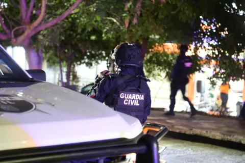 En Pátzcuaro, Michoacán, dejan abandonados cinco cuerpos calcinados.
