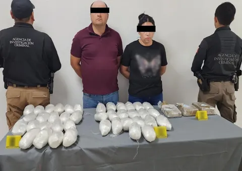 En Chihuahua aseguran 20 kilos de metanfetamina y 25 mil dosis fentanilo.