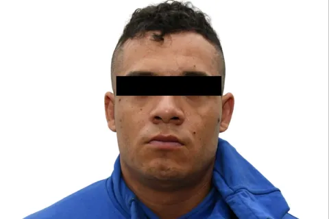Detienen en el AICM al Deivid, líder de La Chokiza.
