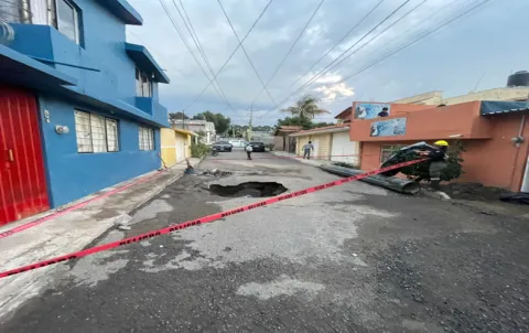Se registra socavón en El Encinar, en la ciudad de Puebla.