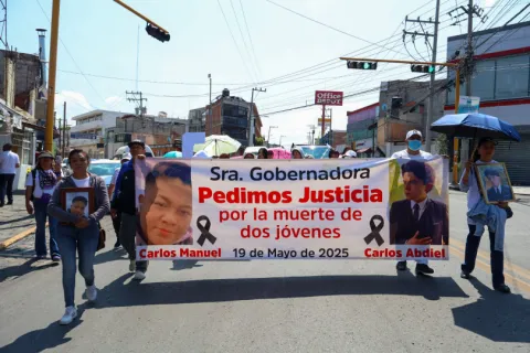 Exigen justicia por jóvenes fallecidos en accidente de Ocotlán, Tlaxcala.