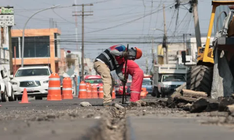 Avanza reencarpetamiento en la 2 Poniente en la ciudad de Puebla.
