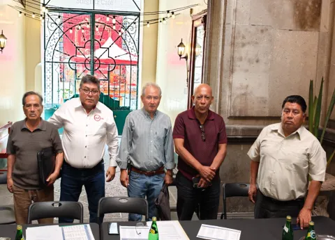 Transportistas poblanos piden aumento al pasaje y quitar descuento a estudiantes.