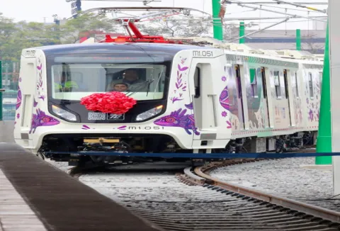Inauguran el Tren Ligero El Ajolote en la CDMX.