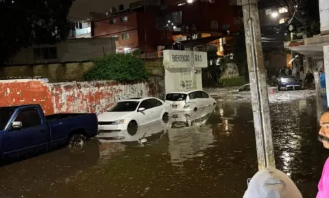 Fuertes lluvias dejan una persona muerta en Huixquilucan.