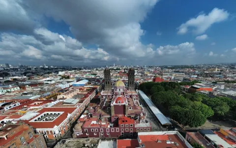Mañana ligeramente nublada mantiene un clima fresco en Puebla.