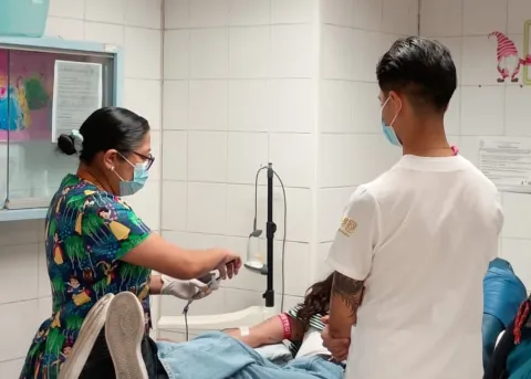 Participa en el Maratón Nacional del Donante de Sangre.